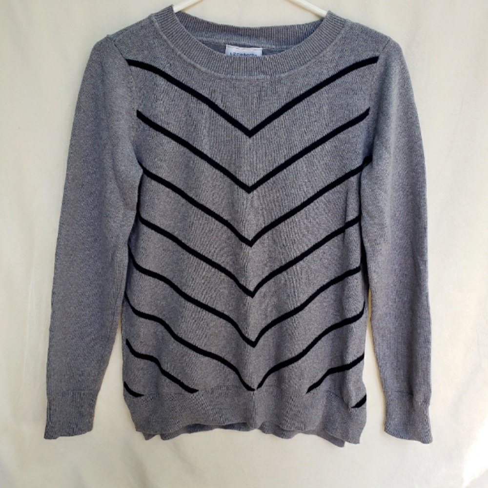 Liz Claiborne Grey Crew Neck Chevron Sweater